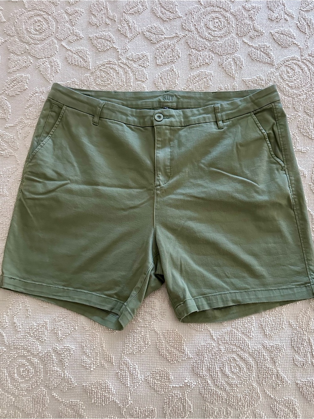 KUT Women’s Earthy Green Chino Trouser Shorts Flat Front Size 22W Regular Fit - Picture 7 of 7
